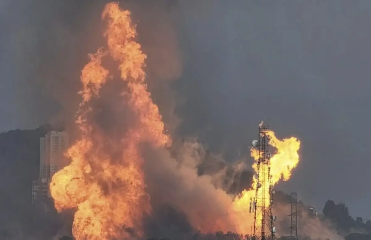 ▲馬來西亞今（1）日早上八點發生天然氣外洩爆炸意外，至少25人受傷。（圖／翻攝自X）