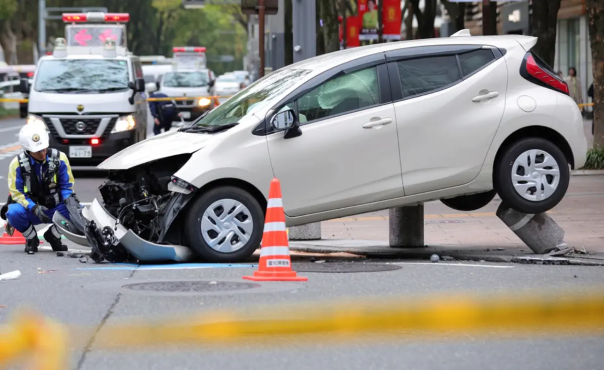 ▲日本名古屋市鬧區，當地時間1日下午，發生汽車失控衝撞人行道，造成多人受傷的事故。（圖／美聯社／達志影像）