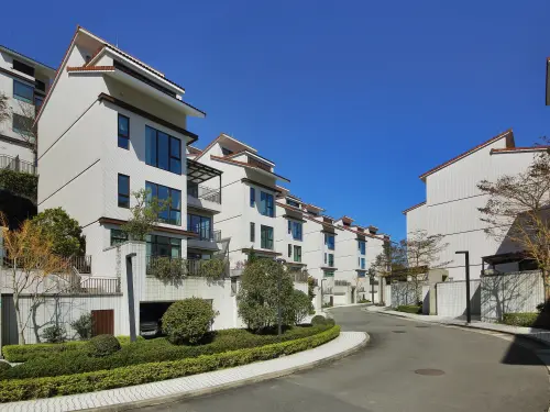 ▲「雲裡山」以卓越的環境與規劃，為現代精英打造理想居住地，成為高端市場的新典範。（圖／翻攝畫面）