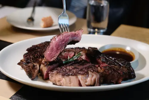 台灣人「最愛牛排館」是它！西堤沒前10　冠軍吃上癮：水準五顆星
