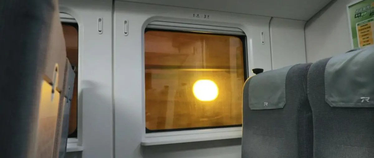 ▲今天4月2日是「安徒生童話」作者生日，《國王的新衣》、《醜小鴨》、《賣火柴的小女孩》皆出自他手。歷史上的今天迎接「世界第一家電影院」開幕。同時也是台鐵太魯閣號408次列車事故4周年。（圖／台鐵提供）