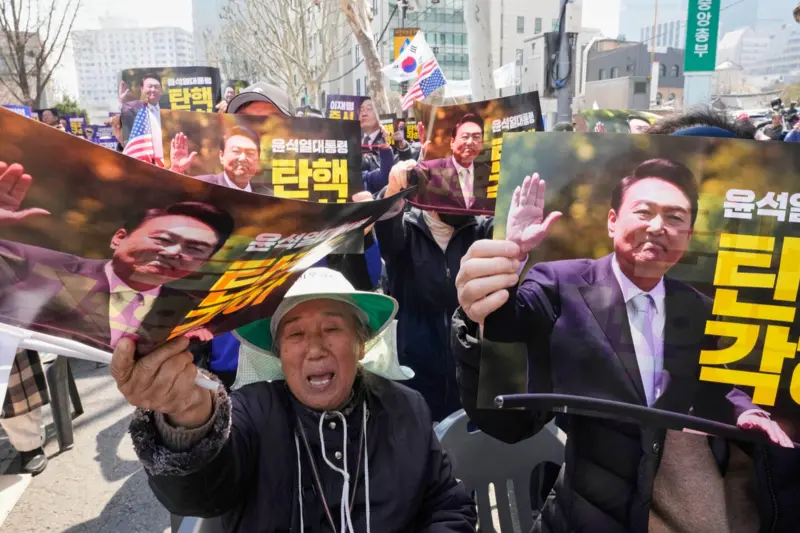 ▲韓國總統尹錫悅彈劾案將於4日進行宣判,韓國警方當天嚴陣以待,加強部署警力維安。(圖/美聯社/達志影像)