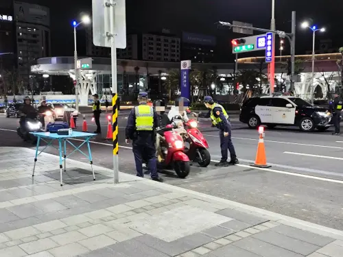 ▲高雄市政府警察局交通大隊大隊長黃元民也再次要求餐飲、KTV業者落實代客叫車及指定駕駛等服務，避免酒駕憾事發生。(圖／高市警局交通大隊提供)