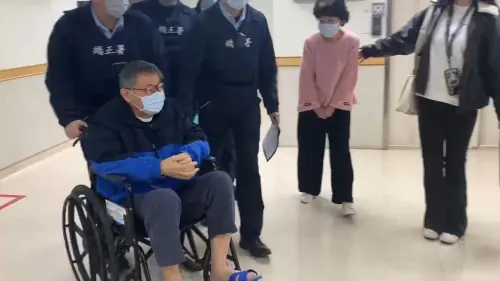 獨/相隔13天再見柯文哲 陳佩琪彎腰拍背叮嚀「我等你」