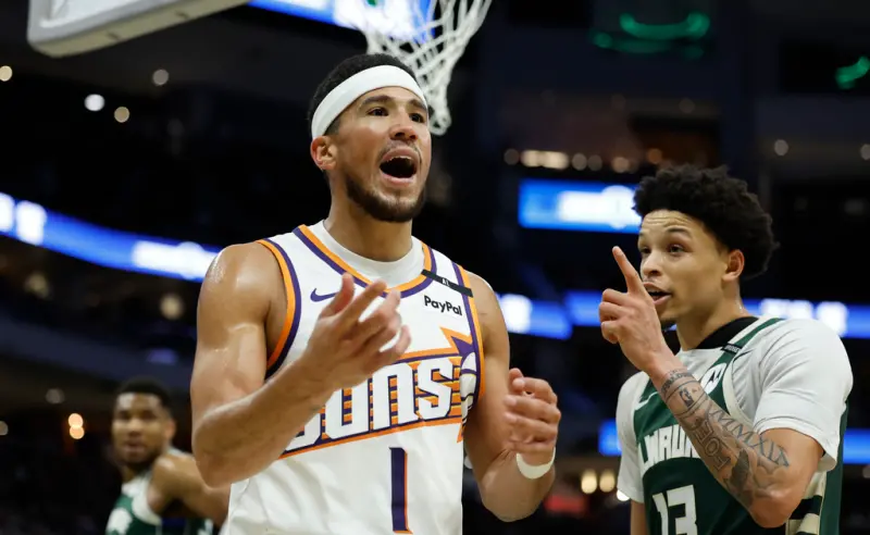 ▲4月2日的NBA美國職籃例行賽，鳳凰城太陽客場挑戰密爾瓦基公鹿，Devin Booke狂砍39分無用，最終以123：133落敗，苦吞4連敗。（圖／美聯社／達志影像）