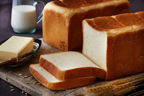 台灣獨有！日本生吐司吃到飽「每人399元」　18款麵包、7飲料通吃
