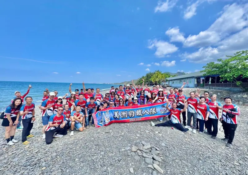 ▲「台東普悠瑪國際鐵人三項」，美洲豹鐵人隊拿下「最佳團隊獎」殊榮(圖／謝志忠提供2025.4.2)