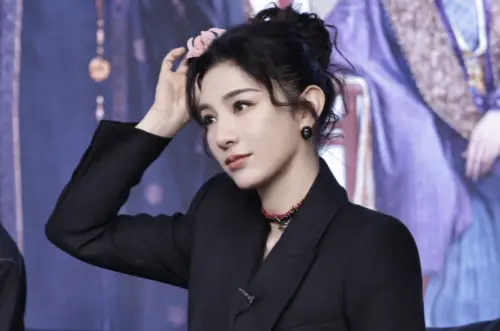 ▲黃奕經歷兩段婚姻，都是離婚收場。（圖／翻攝自微博）