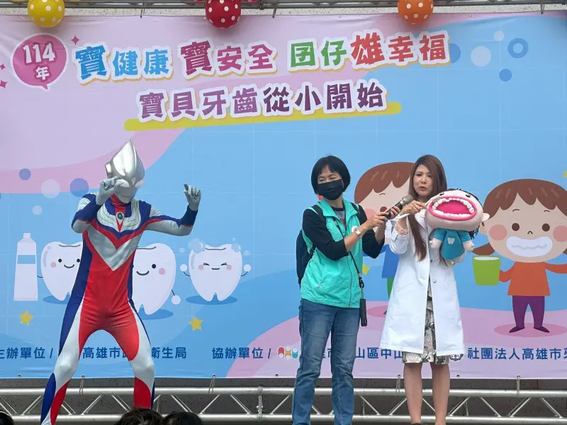 ▲高雄市重美牙醫診所醫師廖婉汝宣導兒童口腔健康重要性。（圖／高市府衛生局提供）