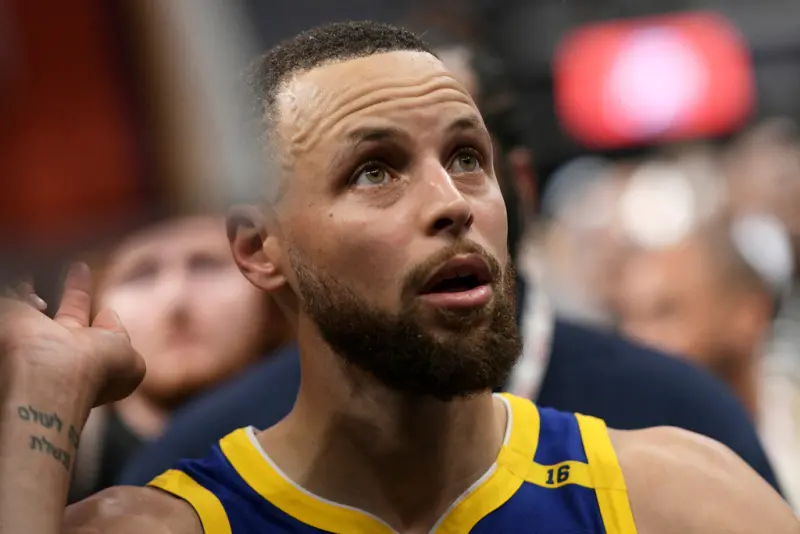 ▲Stephen Curry砍下52分，單場投進12記三分球，一度有機會打破隊友Klay Thompson所保持的單場14記三分紀錄。最終他今晚的數字停在12球。（圖／美聯社／達志影像）