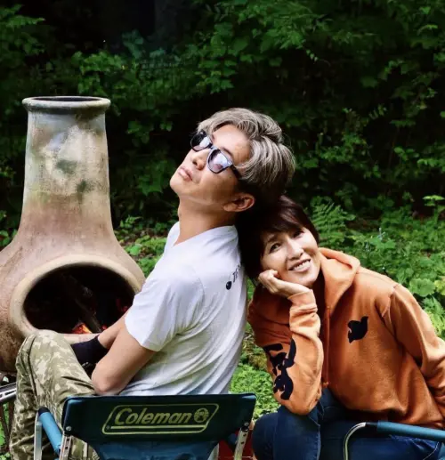 木村拓哉(左)跟工藤靜香(右)的好感情人人稱羨。(圖/木村心美IG) ▲木村拓哉(左)跟工藤靜香(右)的好感情人人稱羨。(圖/木村心美IG)