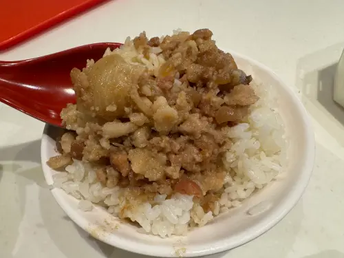 ▲滷肉飯。（圖／記者鍾怡婷攝）