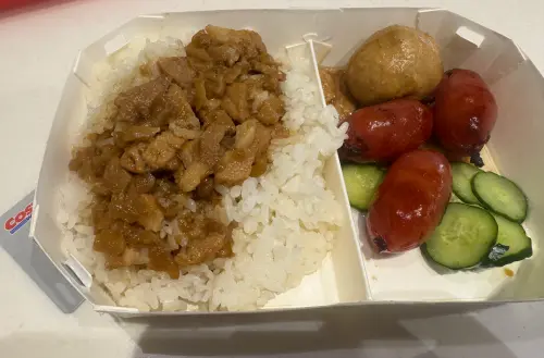 ▲好市多滷肉飯。（圖／記者鍾怡婷攝）