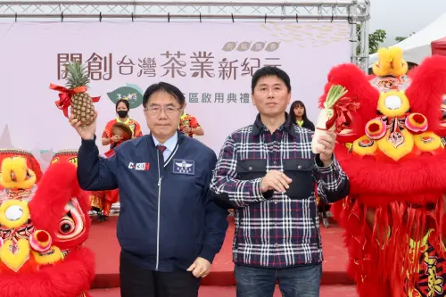 ▲市長黃偉哲在出席典禮時除感謝董事長王賢明選擇投資臺南,也期待共同為未來臺南的茶業發展,開創另一個春天。(圖/南市府提供) ▲市長黃偉哲在出席典禮時除感謝董事長王賢明選擇投資臺南,也期待共同為未來臺南的茶業發展,開創另一個春天。(圖/南市府提供)