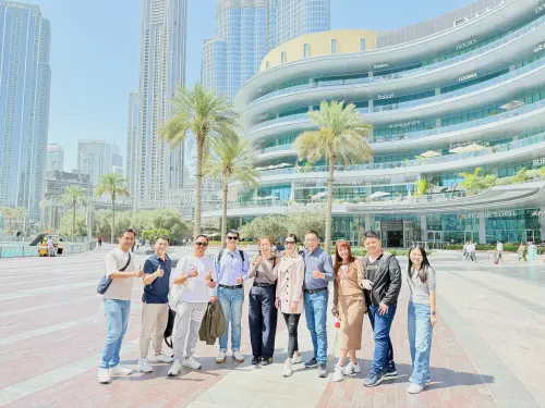 杜拜免稅┼黃金簽證 台灣高資產族群海外置產新選項 ▲飛豬國際地產3月帶領台灣投資考察團近20人赴杜拜考察房地產。(圖/業者提供)