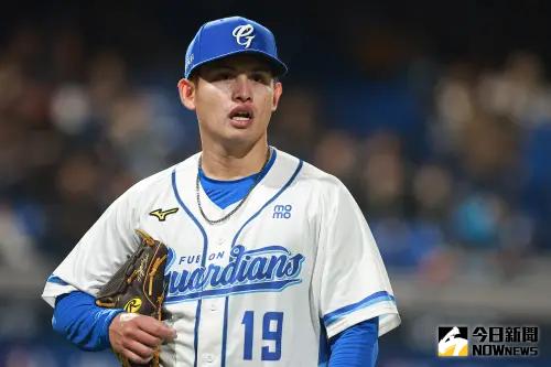 ▲富邦悍將張奕目前中繼出賽3場奪下2勝，並列中職勝投王。（圖／記者葉政勳攝 , 資料照）