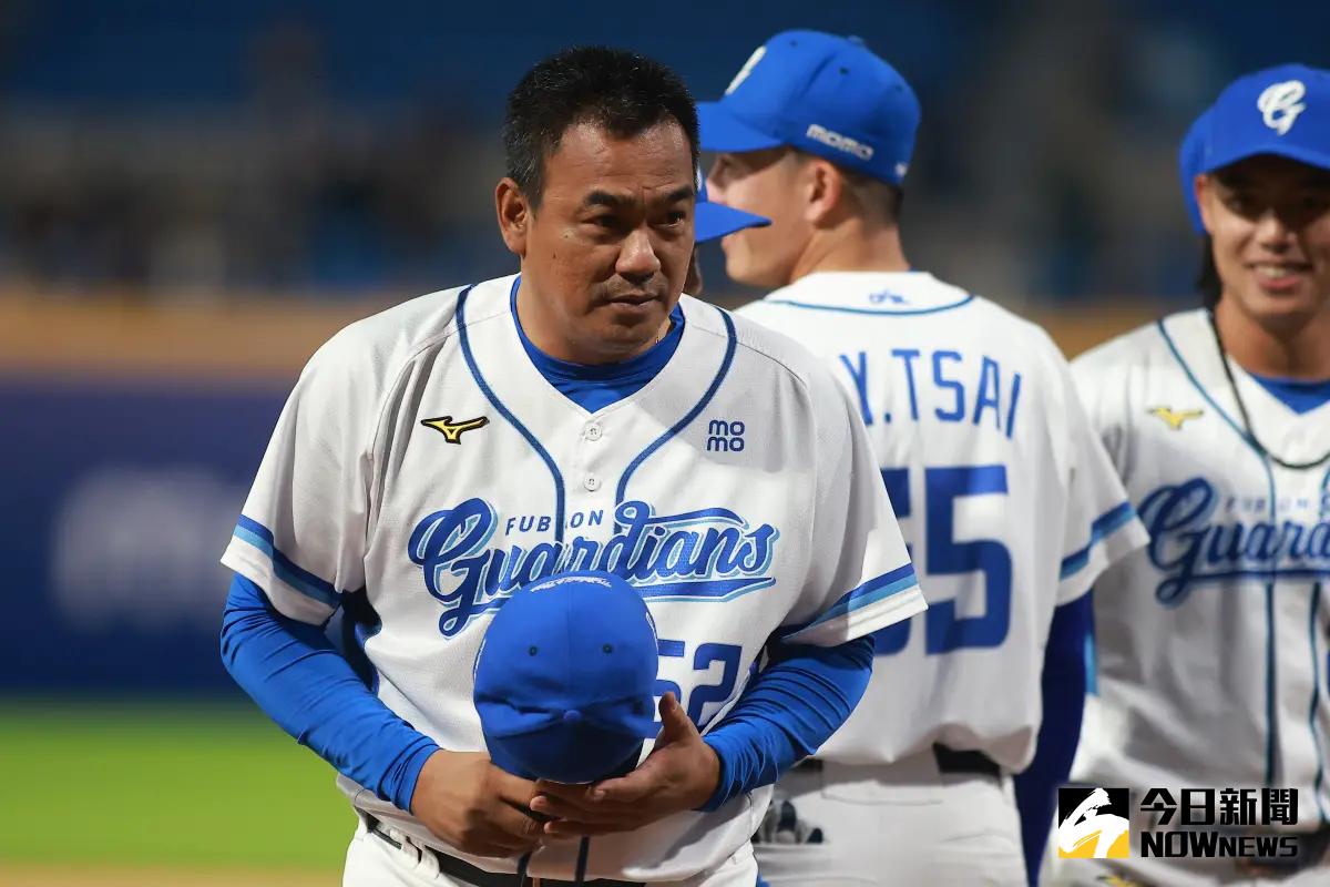 ▲富邦悍將近期遇到傷兵困擾，總教練陳金鋒正面看待，希望二軍補上的選手把握機會。（圖／記者葉政勳攝 , 資料照）