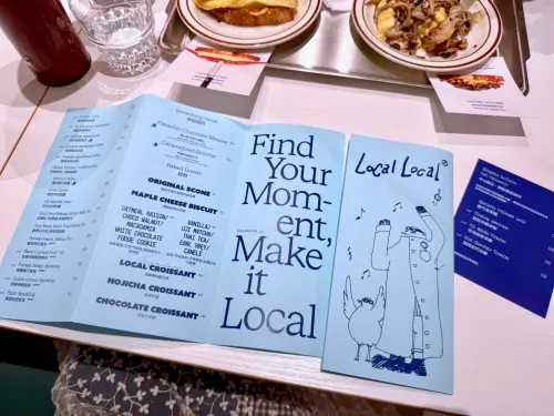 ▲「Local Local中⼭」菜單與中山限定飲品菜單。（圖／記者蕭涵云攝）