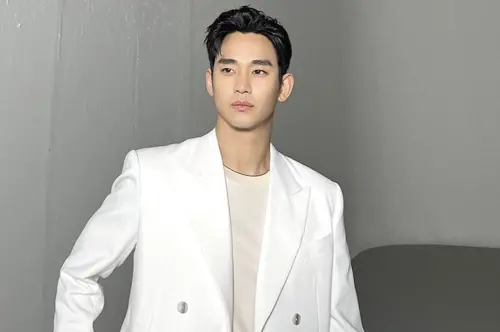 ▲金秀賢（如圖）和金賽綸疑似在她未成年時就交往，引發韓國民眾的怒火，號稱「金秀賢防止法」的連署已有5.4萬人連署，即將送交國會，該連署請願將未成年者的保護年齡上調到19歲，並加重處罰。（圖／摘自金秀賢IG）