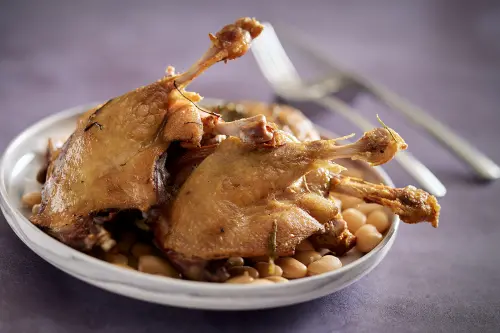 ▲「鉑麗安全日餐廳」此次的「歐洲經典料理」也吃得到油封鴨。（圖／JR東日本大飯店台北提供）