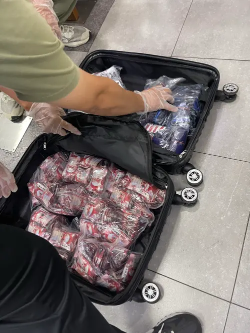 大義滅親檢舉弟販毒 搜出上千包毒品判5年 ▲黃姓毒販被警方搜出一千多包毒品(圖/記者鄧力軍翻攝)