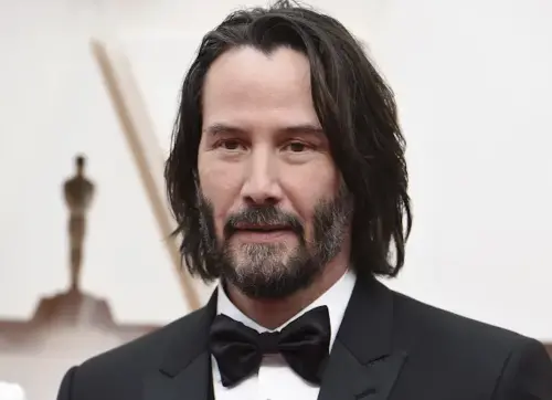 不老男神基努李維61歲生日！出道多年0負評　粉絲刷屏：帥了60年
