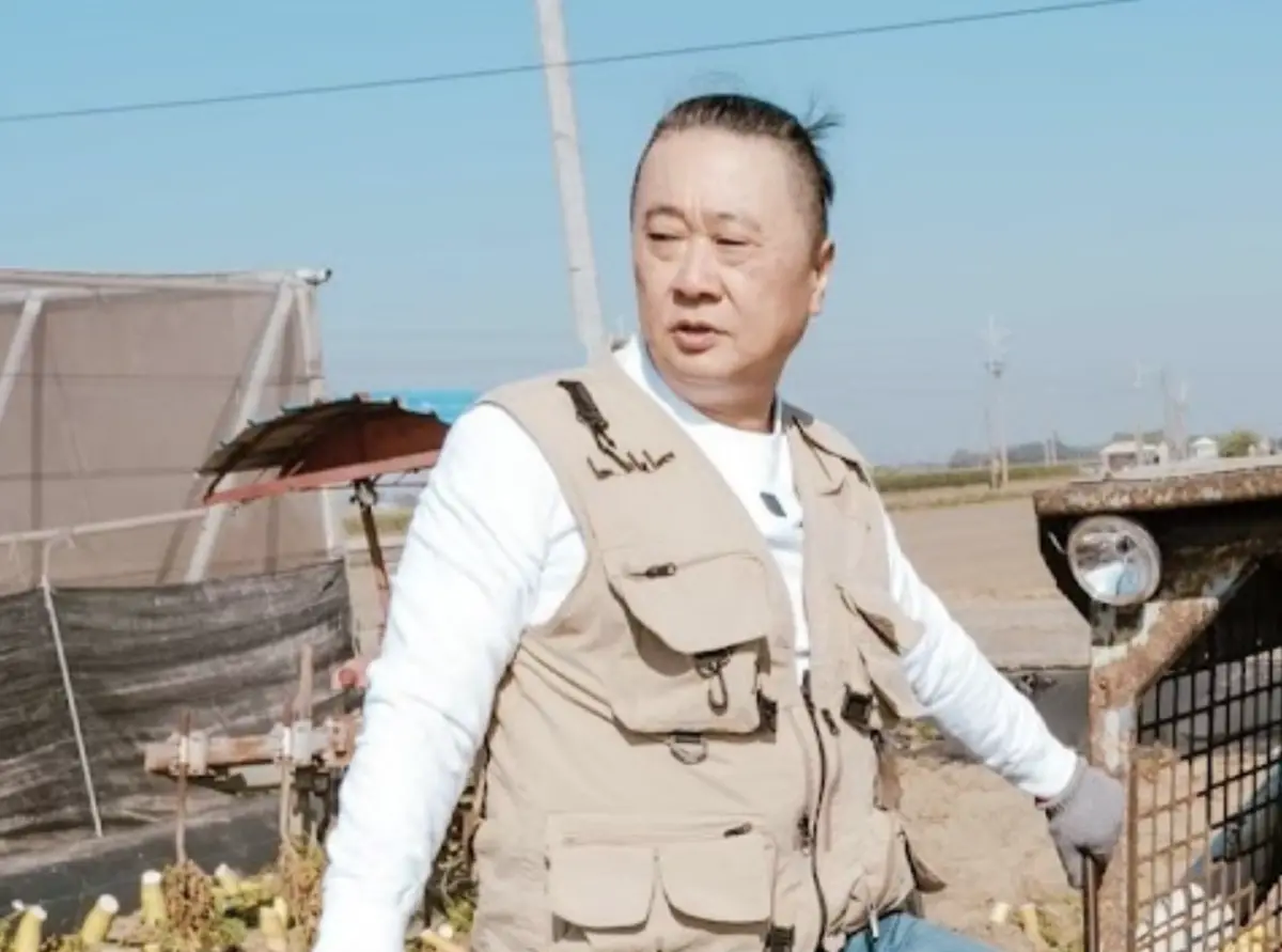 ▲邰智源（如圖）在公視節目《來去恁兜洗魂舒》公開為兒子邰靖徵友，還稱兒子從來都沒交過女友，意外揭露他的祕密。（圖／公視台語台提供）