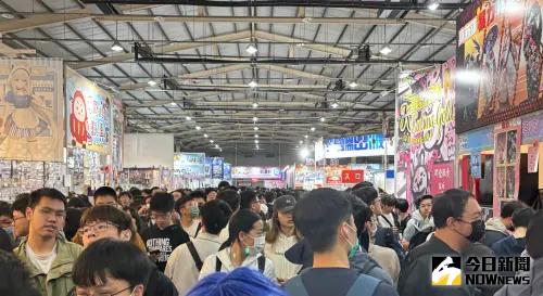 漫迷擠爆！ 　清明連假助威台中國際動漫節首日湧入10萬人次
