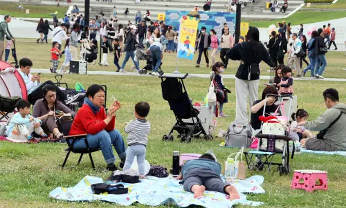 ▲2025高雄兒童藝術節活動吸引大批民眾闔家到場參與。（圖／高市府教育局提供）