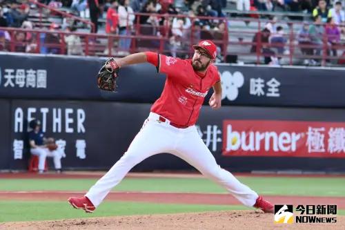 中職／龍聖「手汗」問題成去留變數　葉總：831前還會給先發機會
