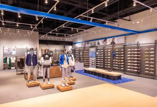 ▲adidas信義品牌概念店Originals煥新開幕！超狂鞋牆款式超齊全。（圖／愛迪達提供）