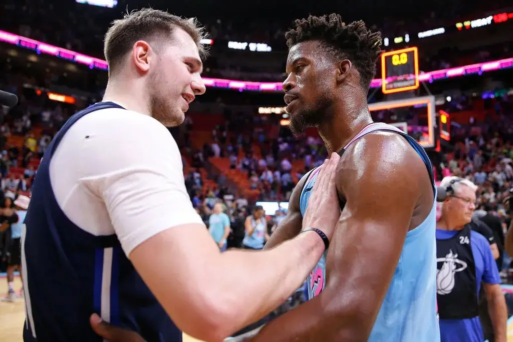 ▲本季第4次勇湖大戰今日開打，賽前外媒《The San Francisco Standard》特別針對兩隊戰力進行分析，直指勇士Jimmy Butler是否能夠守下湖人Luka Doncic，就是本戰最大關鍵。（圖／美聯社／達志影像）