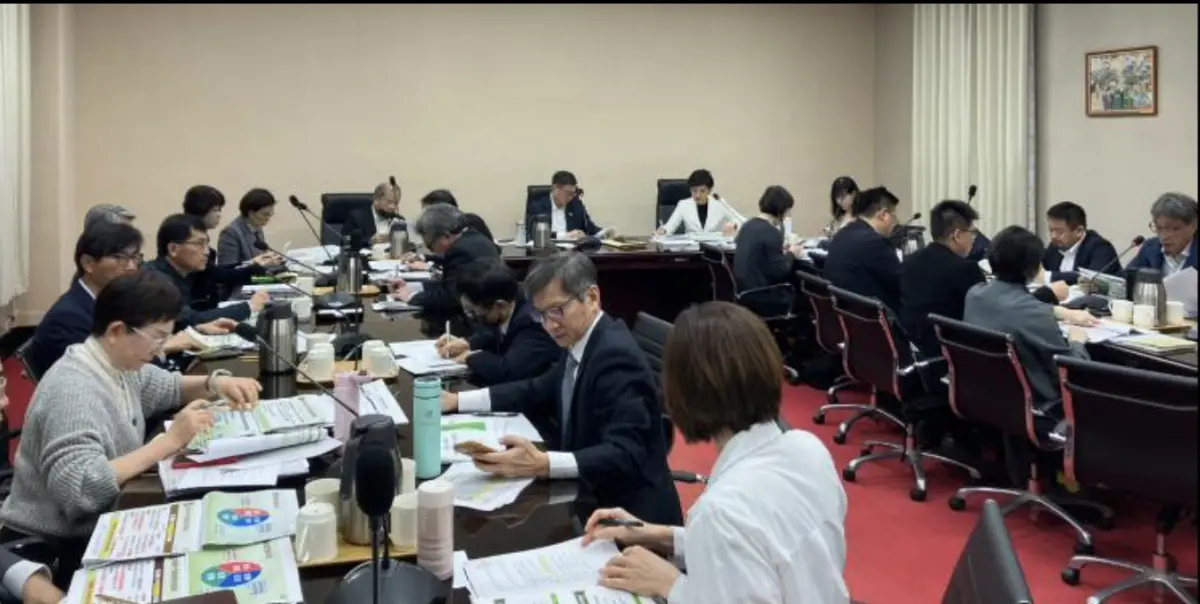 ▲在美國宣布對台祭出32％關稅後，卓榮泰與行政團隊密集會議並將在今日下午4時召開記者會向國人說明。（圖／翻攝自卓榮泰臉書）