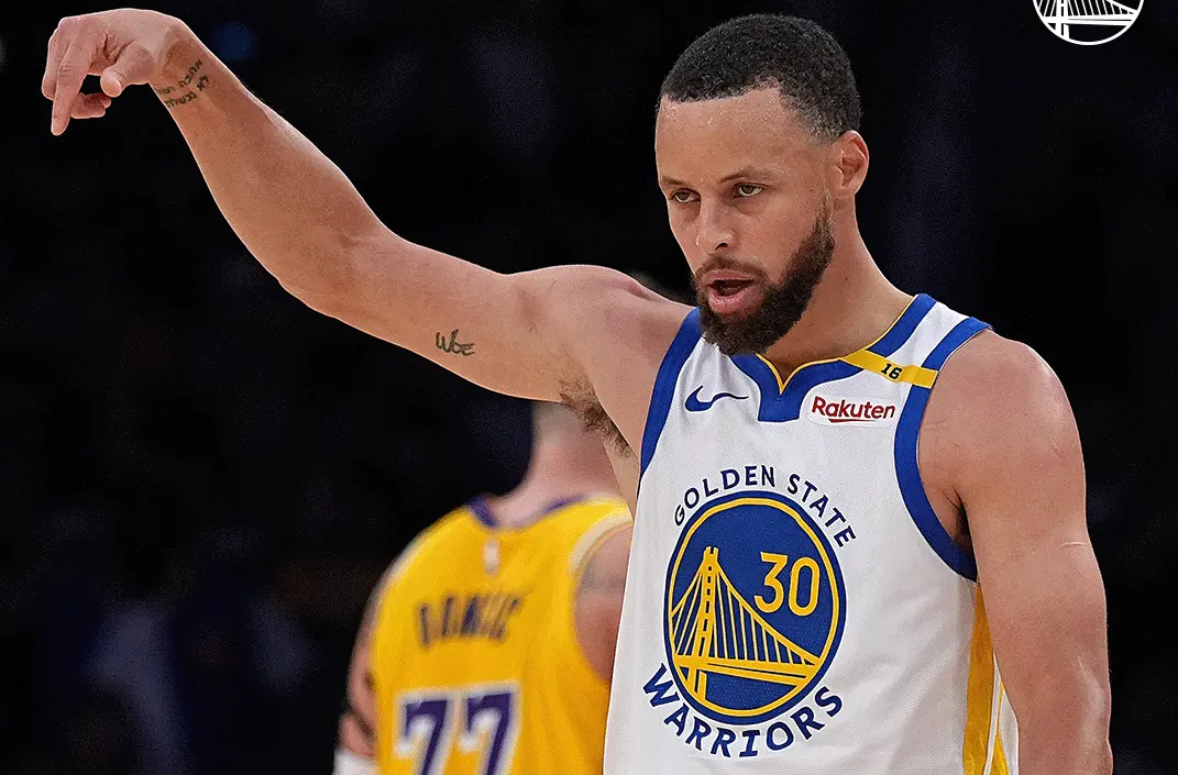 ▲勇士湖人焦點大戰，勇士最終靠著Curry單場37分、6助攻情況下，以123：116擊敗湖人，勇士不僅守住西區第5席位，也讓湖人回到西區第4，本戰結束後，兩隊剩下1場勝差。（圖／金州勇士X）