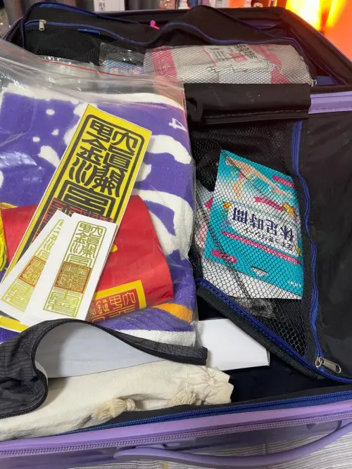 ▲網友分享參加大甲媽祖遶境的行李。（圖／Threads）