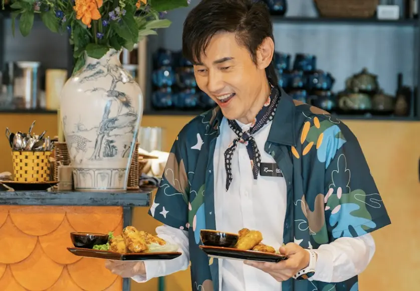 ▲包偉銘在《嗨！營業中》第5季當店長，卻內外場都要顧，事情多到讓他吃不消，想要打退堂鼓，還表示「回台灣的機票蠻好訂」，沒有掩飾想逃回來的意願。（圖／好看娛樂提供）