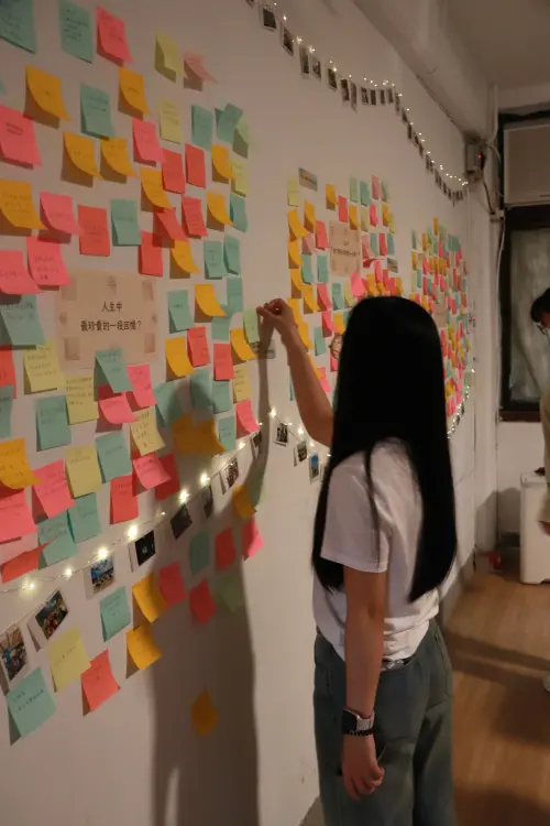 ▲活動邀請青年學生連結生命回顧。（圖／展場提供）