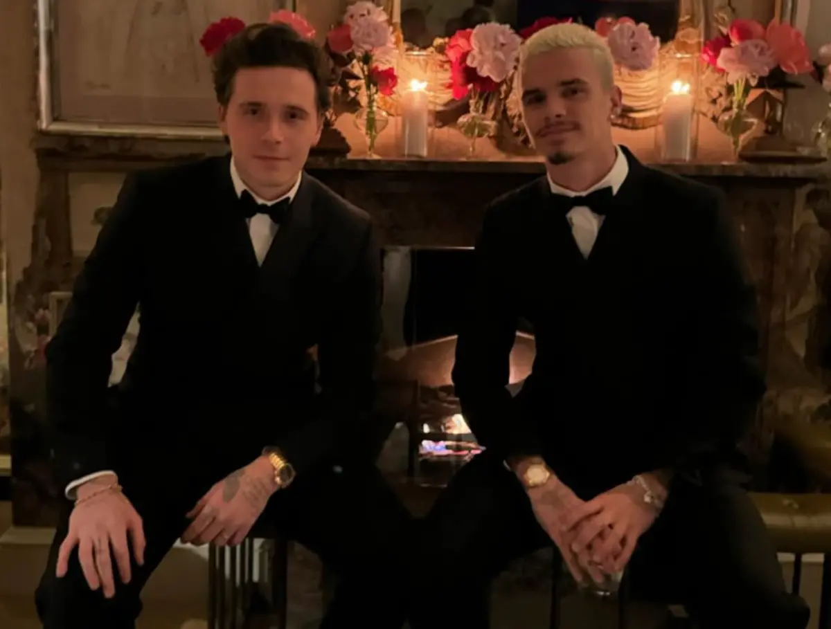 ▲貝克漢家的大哥布魯克林（左）與二哥羅密歐，據傳因為羅密歐的現任女友金姆譚布爾而反目，現在已經不講話、不碰面。據稱布魯克林曾經和金姆譚布爾交往，很反對弟弟跟她在一起。（圖／摘自IG）