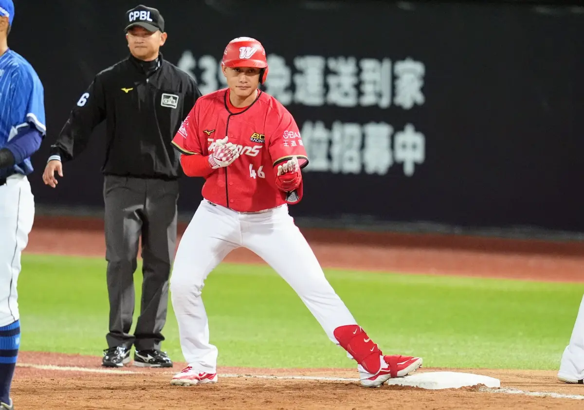 ▲味全龍劉基鴻敲出關鍵安打，幫助球隊拿下開季3連勝。（圖／味全龍提供）