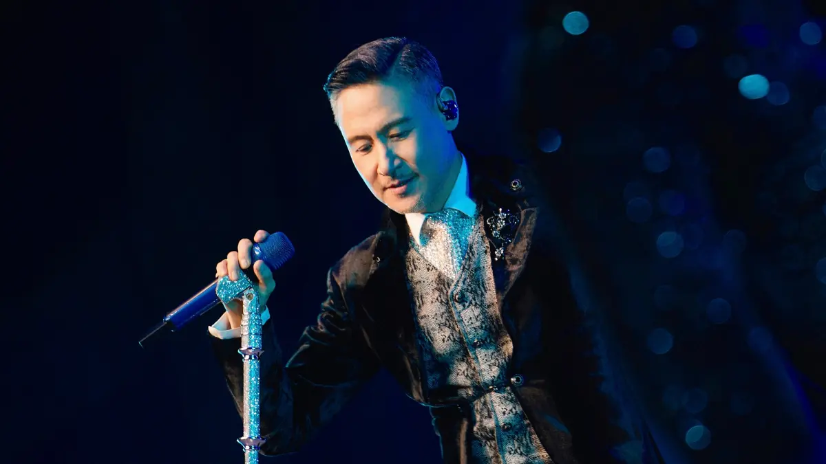 ▲「歌神」張學友（如圖）18日將在小巨蛋舉辦「60＋巡迴演唱會」，昨（14）日晚間主辦預告將釋出零星票券，豈料才剛開賣就被搶空，就連視野最糟的2大座位區也被秒殺。（圖／超級圓頂提供）