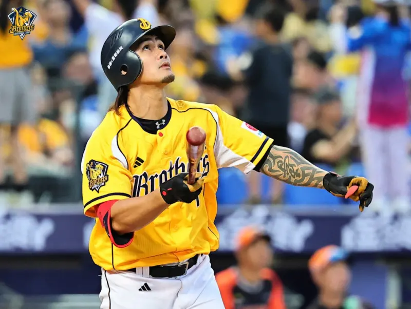 ▲張志豪本季首獲先發機會就建功，不僅上演長傳助殺美技，還靠全壘打跟保送，幫助中信兄弟拿到全場所有得分，中信兄弟終場以2：0擊敗統一獅。（圖／中信兄弟提供）