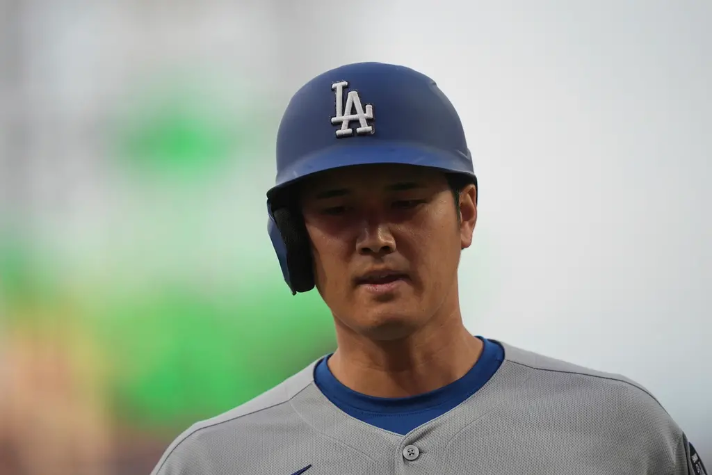 ▲洛杉磯道奇作客對戰費城費城人，最終以2：3落敗。大谷翔平本場擔任先發第一棒、指定打擊出賽，4打數1安打。他在比賽中曾轟出一顆「幾乎成為全壘打」的飛球，但最終卻被怪風吹回。（圖／美聯社／達志影像）
