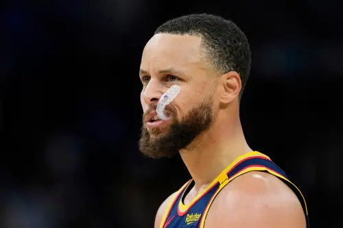 ▲Stephen Curry狀態火燙，全場24投13中、三分球15投7中，狂砍36分5助攻2抄截，徹底打亂金塊主帥Michael Malone原本封鎖三分的防守策略，中距離投籃已經成為勇士隊在強強對話中的重要殺招。（圖／美聯社／達志影像）