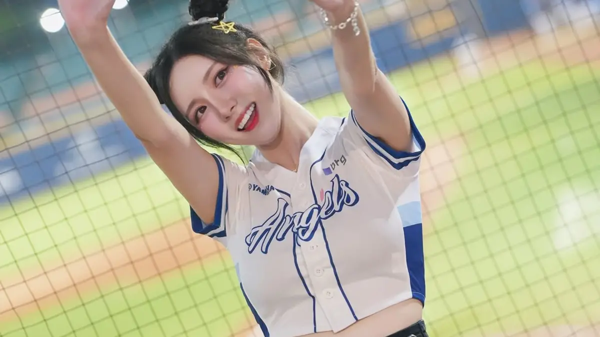 ▲南珉貞（如圖）發文曬出應援當天和李珠珢在場邊玩耍的畫面，直言李珠珢讓她想起了小6歲的妹妹，「我的任務是照顧珠珢寶寶。」（圖／南珉貞IG）