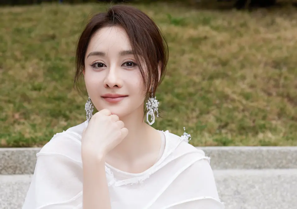 ▲陳德容首輪公演練習時，與隊友意見不合當場甩臉色給對方看。《浪姐6》最新一集中，所有人必須重新分組，沒想到陳德容面臨沒有人選她的窘境，事後還自嘲：「我已經無路可走。」（圖／陳德容微博）