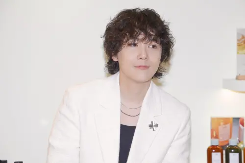 FTISLAND男神現身替粉絲護髮！百名粉絲淋雨塞爆中山站圍觀李洪基
