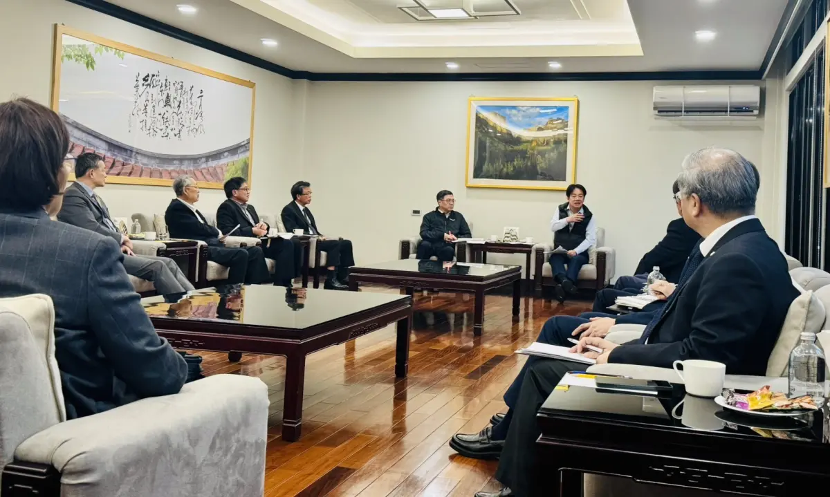 ▲賴清德下午邀集產業人士赴官邸討論美國祭出關稅一事。（圖／總統府提供）