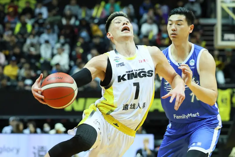 ▲海神以92：106不敵國王，吞下對戰5連敗。比賽中林書豪和胡瓏貿一度因為搶球發生衝突，但後續兩人已經說開。（圖／TPBL提供）