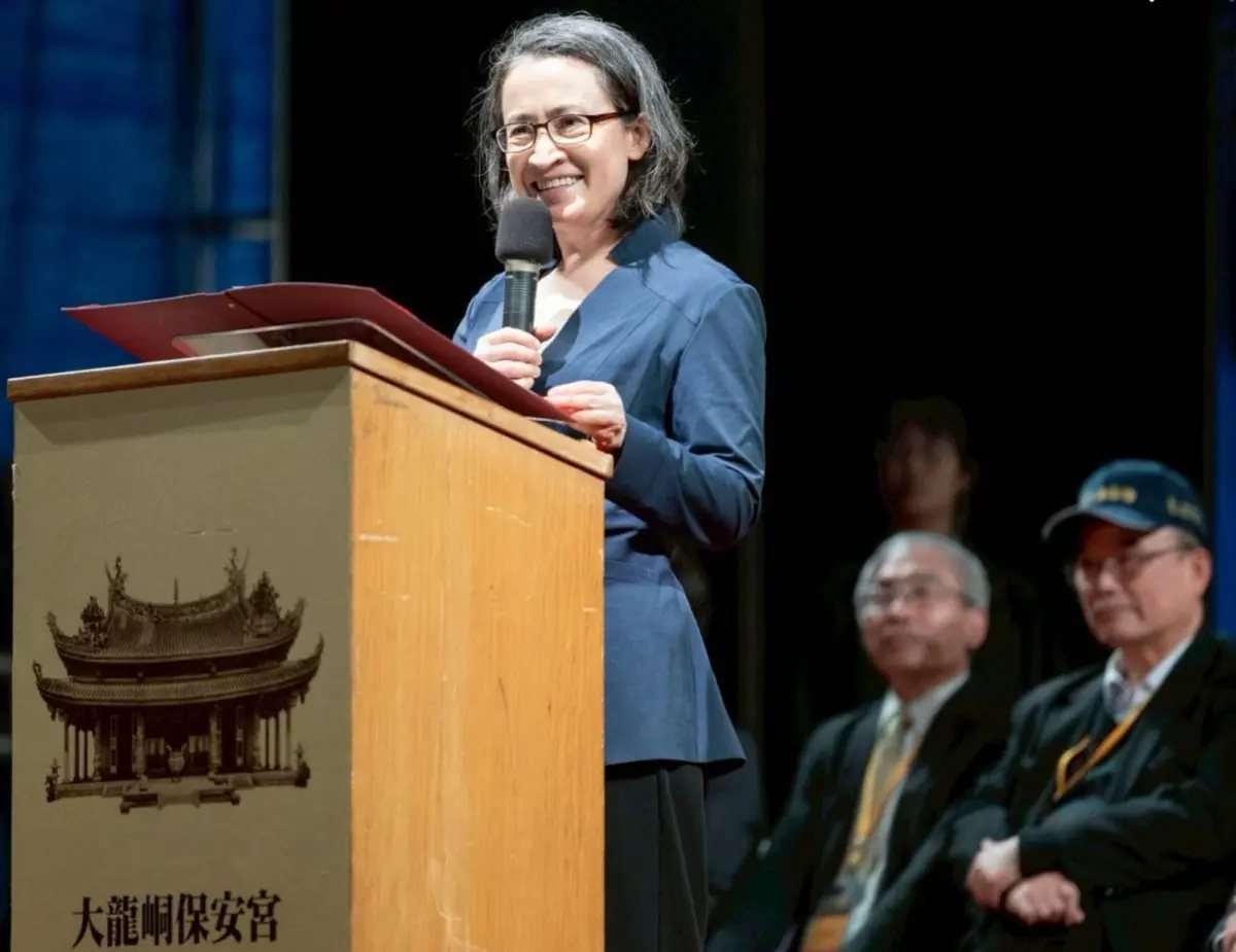 ▲蕭美琴晚間為潤餅照致歉。（圖／蕭美琴臉書）