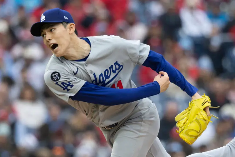 ▲道奇先發投手佐佐木朗希表現回穩，繳出4局4K失1分好投，控球回穩是關鍵，全場僅投出2次保送，賽後佐佐木朗希也分享前導腳踏步方向改變，讓身體感受很強烈。（圖／美聯社／達志影像）